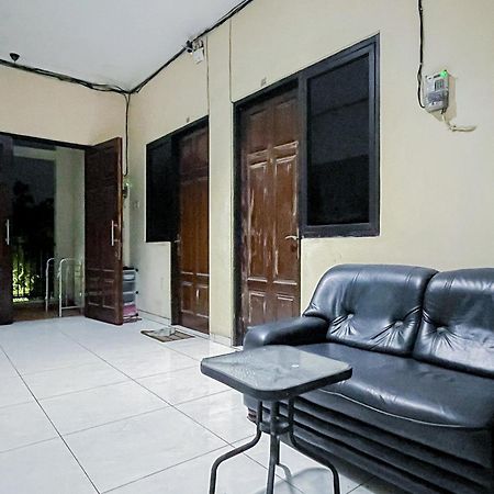 Hotel OYO 138 Graha 99 Surabaya Exterior foto